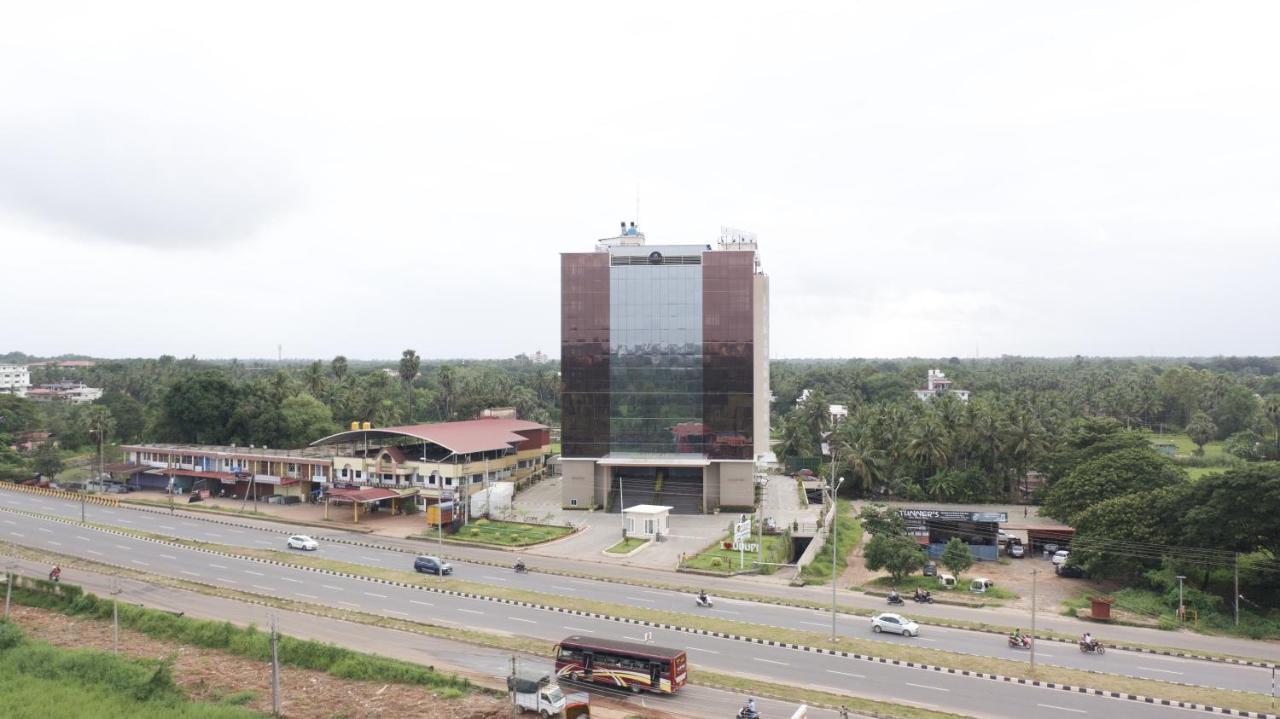 Essentia Manipal Inn Udupi Exteriör bild