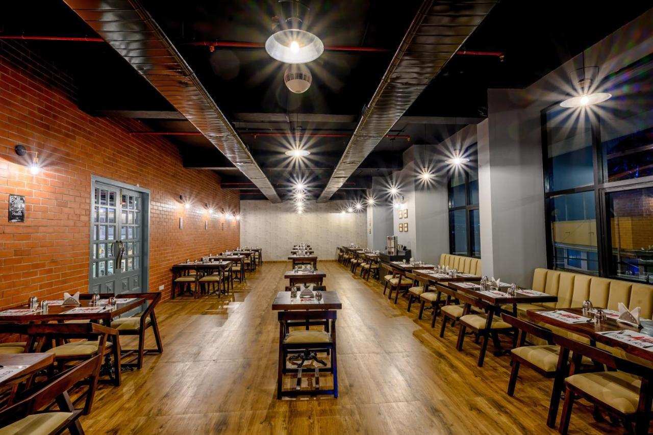 Essentia Manipal Inn Udupi Exteriör bild
